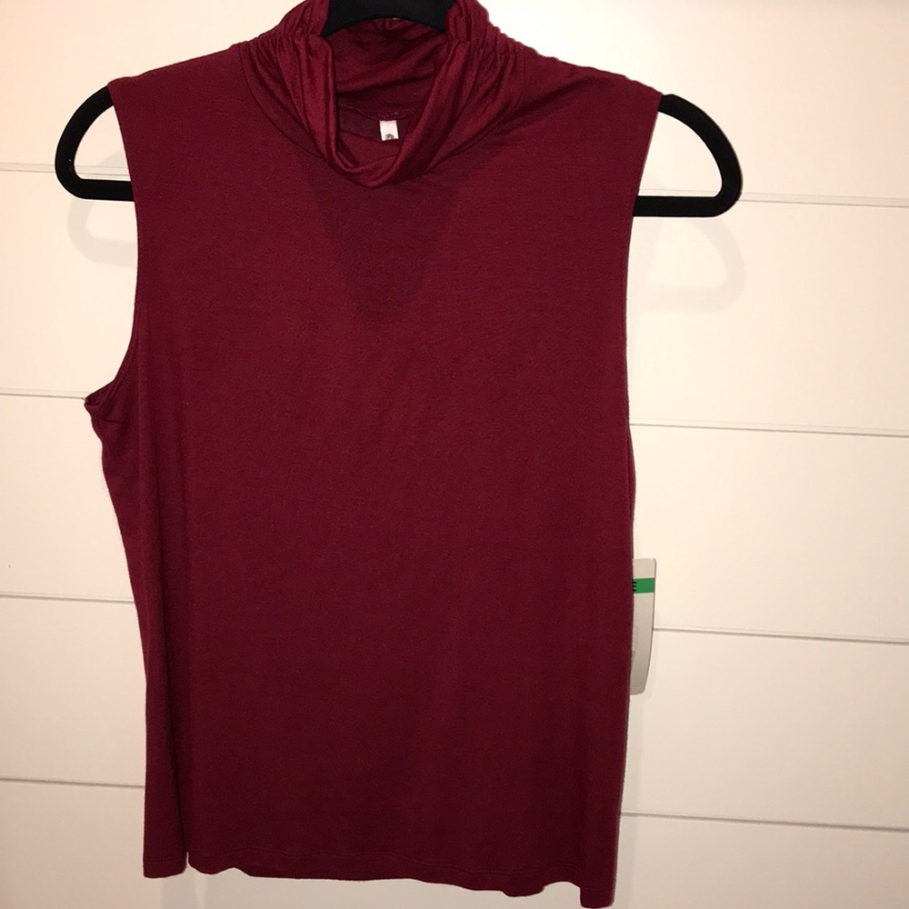 Leo & Nicole Sleeveless Top